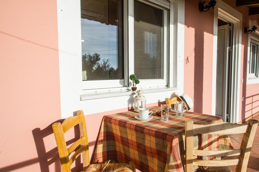 Cozy Flats In An Olive Grove By The Sandy Beach Kánalos Esterno foto